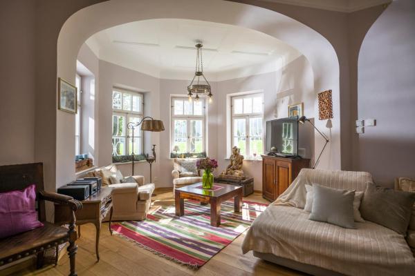 Op de foto is het object Villa Stigloh te zien, gelegen in de stad Auerbach.