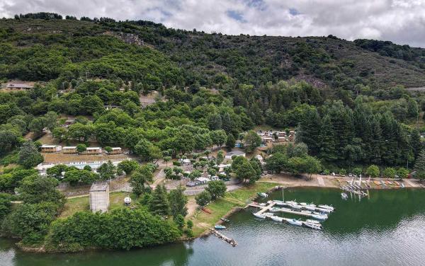A la foto es mostra l'objecte Camping Lac de Villefort situat a la ciutat de Pourcharesses.