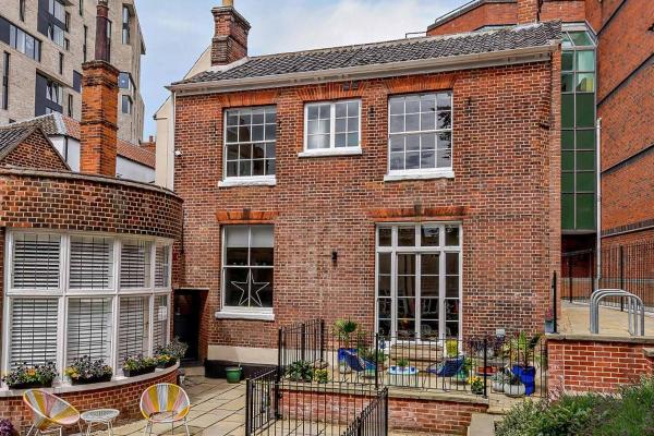 Bilde 4: Host & Stay - All Saints Green Cottage