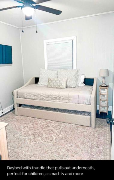 Foto 6: Spotless, Comfortable home with Hot Tub!
