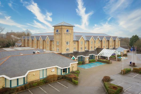 A la foto es mostra l'objecte DoubleTree by Hilton London Elstree situat a la ciutat de Borehamwood.