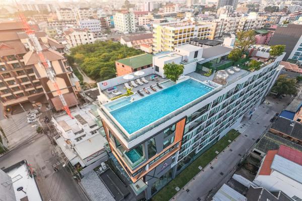 På billedet ses objektet Amethyst Hotel Pattaya beliggende i byen Pattaya Central.