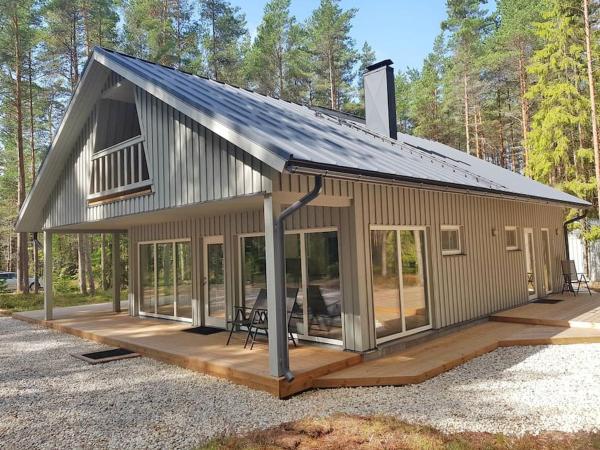 En la foto se muestra el objeto Puraviku puhkemaja ubicado en la ciudad de Söderby.