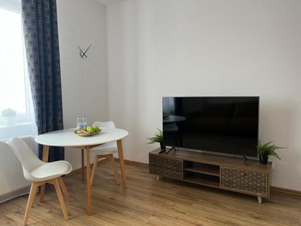 På billedet ses objektet Nowe mieszkanie, fajna kamienica beliggende i byen Pabianice.