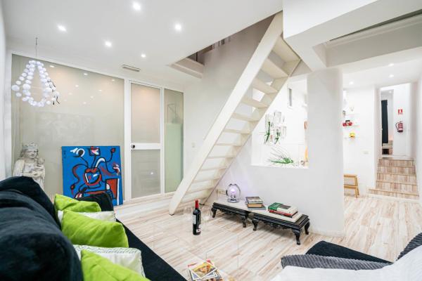 For You Rentals Teatro Real Plaza Apartment TEMPORAL Saint Martin Madrid TRU5, Madrid