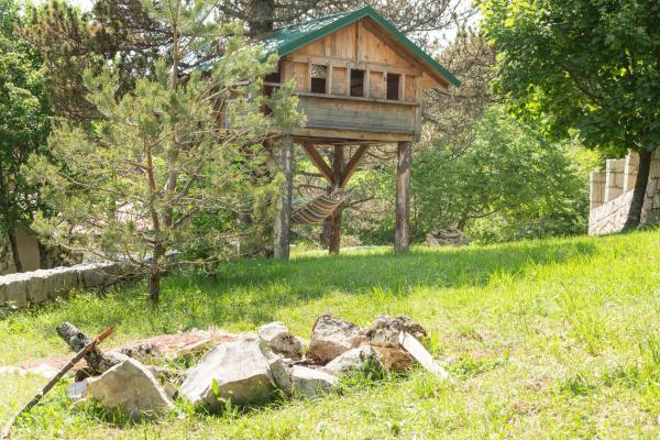 Na zdjęciu widoczny jest obiekt Mountain Villa Rujište położony w mieście Mostar.