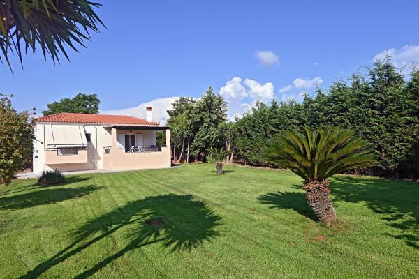 Lagouvardos Apartments, Marathopolis