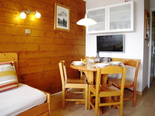 Auf dem Foto ist das Objekt Studio Cabine Rénové, Sud avec Balcon, Proche Commerces et Remontées Mécaniques à Morzine - FR-1-634-30 in der Stadt Avoriaz zu sehen.