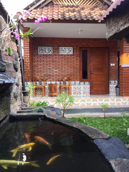 Nella foto è visibile l'oggetto Raditya Homestay situato nella città di Mambal.