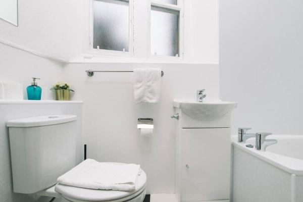 Billede 3: charm & character on historic Rose Street