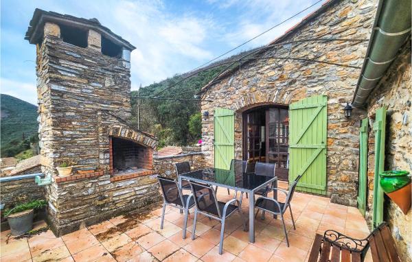 A la foto es mostra l'objecte Cozy Home In Olargues With Kitchen situat a la ciutat de Olargues.