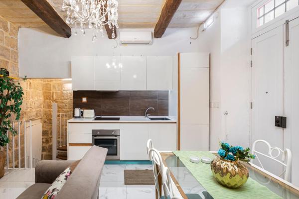 Φωτογραφία 5: Chic, Stylish 1 Bedroom Maisonette - Close to Valletta