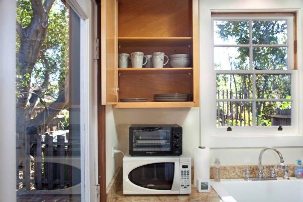 Foto 2: Berkeley Cottage, Comfy, Stylish Good Wi-Fi