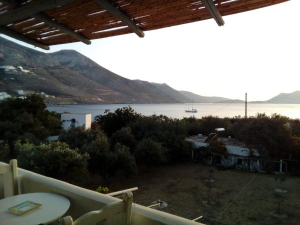 Na foto é possível ver o objeto Elia - Studios Amorgos - near the sea localizado na cidade de Tholária.