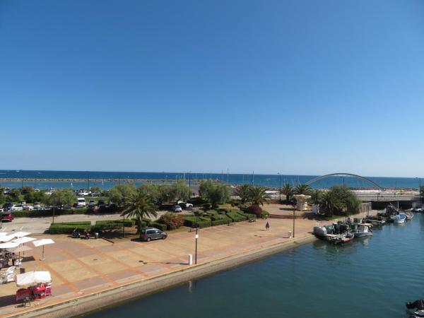 Kuvassa näkyy kohde Studio à Sète avec vue mer, parking privé, proche plages et commerces - FR-1-338-486, joka sijaitsee kaupungissa Sète.