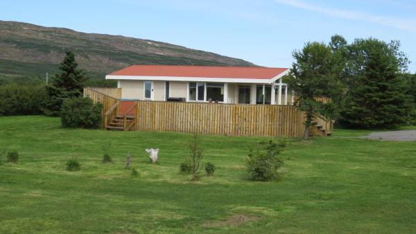 Auf dem Foto ist das Objekt Hvammur 1 with private hot tub in der Stadt Hafnarhólmur zu sehen.