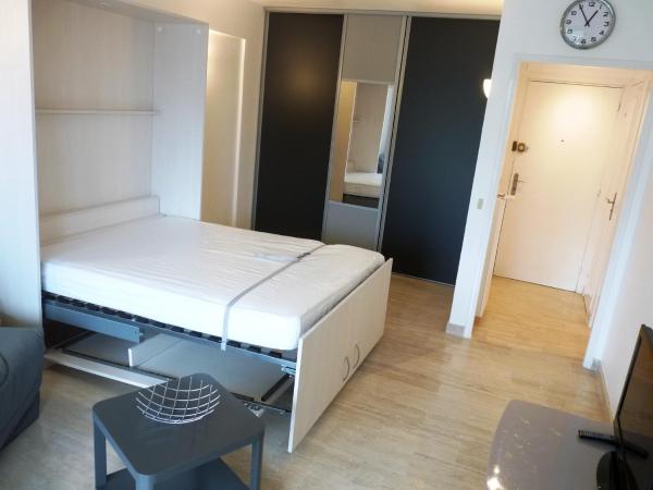 Zdjęcie 9: Spacious studio in the center of Cannes nice terrace easy walk to the Croisette and Palais - 1923