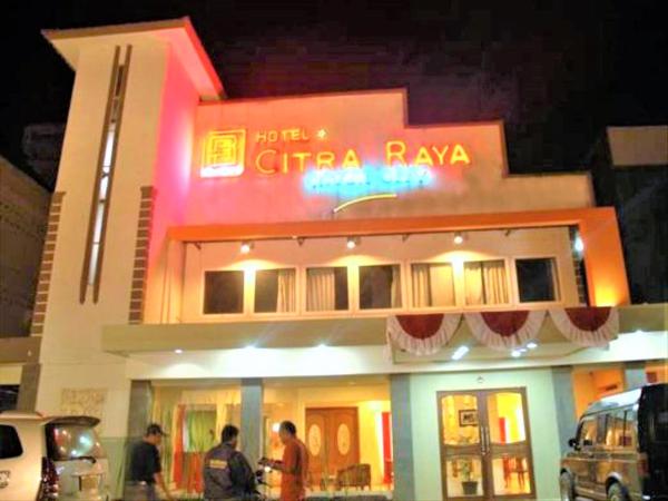 A la foto es mostra l'objecte Citra Raya Hotel Banjarmasin situat a la ciutat de Bugis.