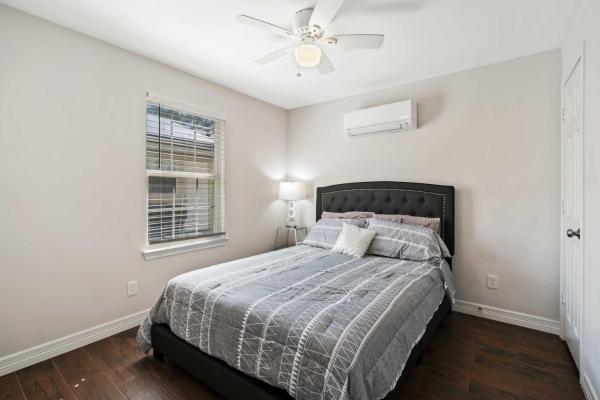 Fotografie 9: Stunning & Vibrant APT 7 Min From TX Med Center
