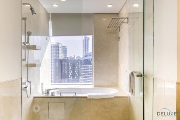 Bilde 6: Upscale Studio at The Address Residences Dubai Marina by Deluxe Holiday Homes