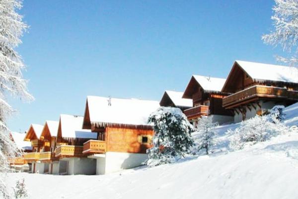 Grand Chalet En Bois Avec Vue Splendide - La Joue du Loup