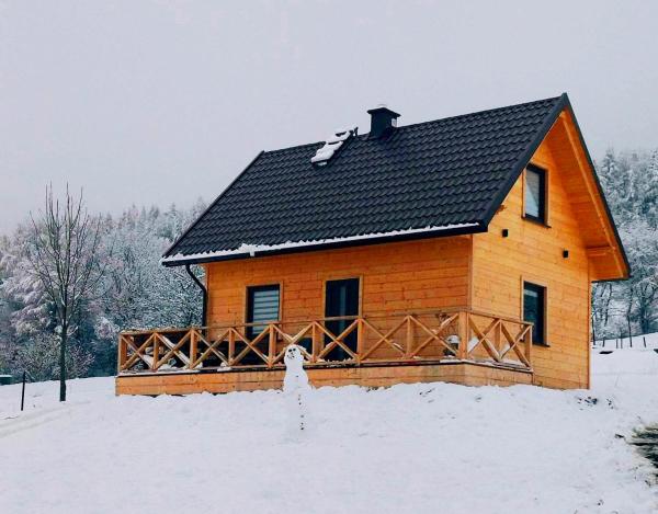 Op de foto is het object Domek Orlikowe Wzgórze te zien, gelegen in de stad Zadwórze.