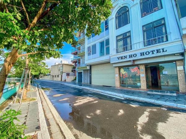 Ven Hồ Hotel, Hanoi