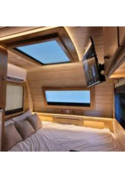 A la foto es mostra l'objecte Helios Luxury Caravan's situat a la ciutat de Had Nes.