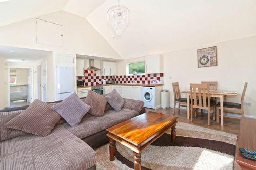 På bildet vises objektet ROSE - 2 Bedroom Cottage som ligger i byen Kingsnorth.