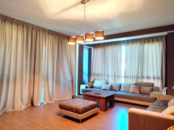A la foto es mostra l'objecte Cozy Flat in Bakuriani situat a la ciutat de Bakuriani.