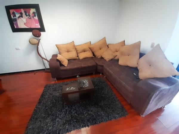 Apartamento Amplio, 3 Habitaciones Cerca Al Aeropuerto, Y Cas, Visa - Bogotá