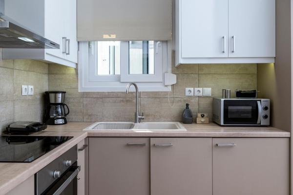 Spacious & Luxe 3BR Downtown 1min to Beach photo 9