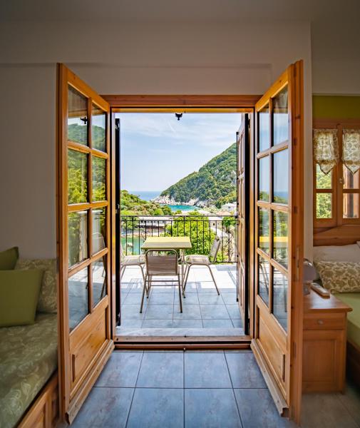 Nella foto è visibile l'oggetto Olive House in Damouchari with a sea view - Delicious Houses situato nella città di Damouchari.
