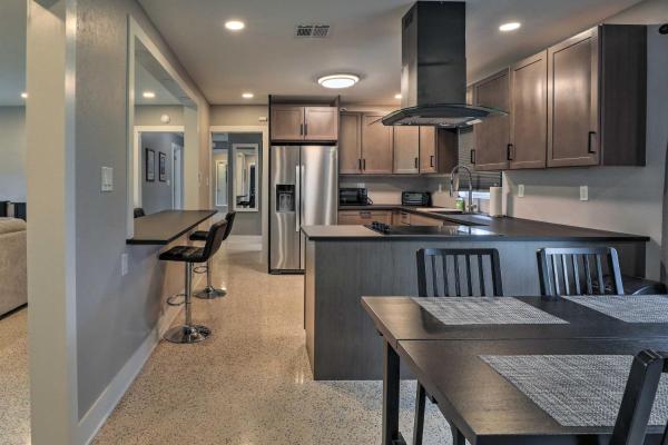 Na zdjęciu widoczny jest obiekt Bradenton Home with Yard, 11 Mi to Beaches! położony w mieście Ellenton.