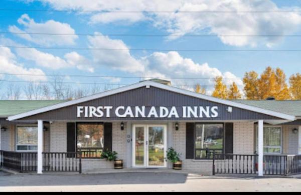A la foto es mostra l'objecte First Canada Hotel Cornwall Hwy 401 ON situat a la ciutat de Cornwall.