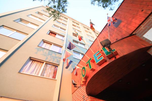 Na fotografii je vidět objekt Hotel Ludmila nacházející se ve městě Byšice.