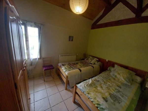 På billedet ses objektet Aux 4 mousquetaires Athos beliggende i byen Benqué.