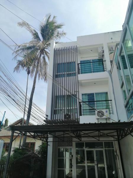 The photo shows the Baan7984 Rawai located in the city of Rawai Beach.
