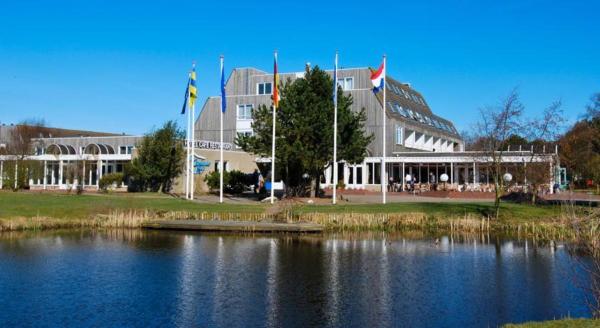 Foto 2: AMELAND-Appartement ZEEDUIN, eigen KEUKEN, Zonnig TERRAS, Verwarmd ZWEMBAD, nabij DORP, DUINEN en STRAND