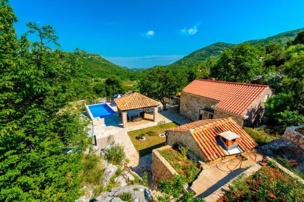 Nella foto è visibile l'oggetto Hedera Estate Villa Hedera XIV situato nella città di Mrčevo.