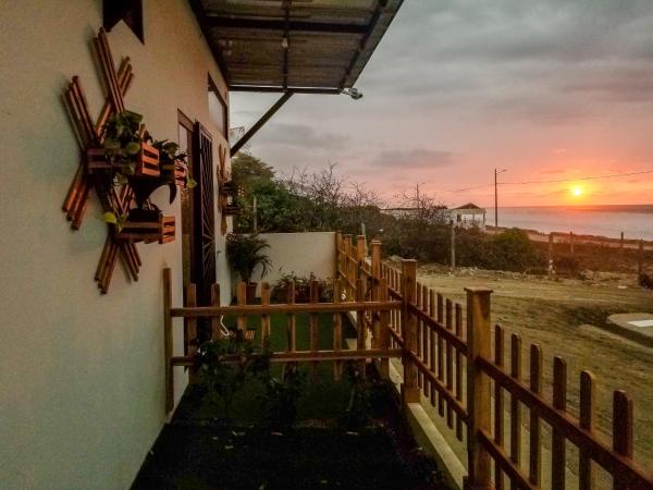 På billedet ses objektet SUITES BRISAMAR PLAYA SANTA MARIANITA Manta beliggende i byen Manta.