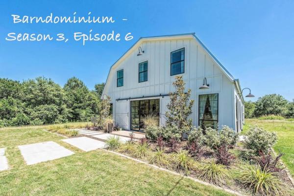 Na zdjęciu widoczny jest obiekt FIXER UPPER’s Original BARNDOMINIUM!! Sits on Private 16 wooded acres & lake położony w mieście Bellmead.