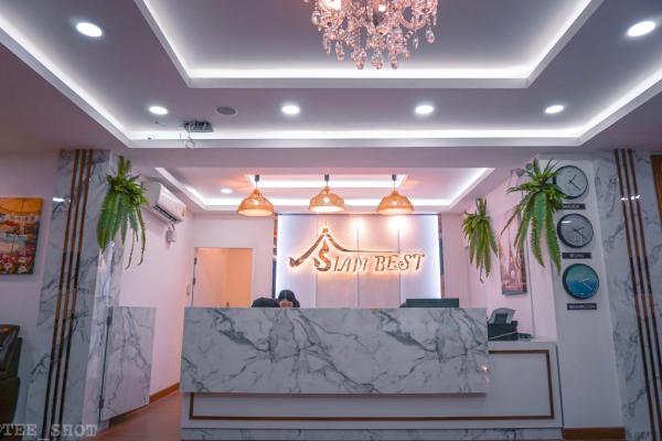 Na fotografii je vidět objekt Siam Best Inn nacházející se ve městě Makkasan.