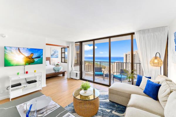 Oceanview Condo With Lanai & Beach Access - Honolulu, HI