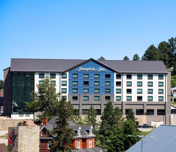Nella foto è visibile l'oggetto Hampton Inn Lead situato nella città di Lead.