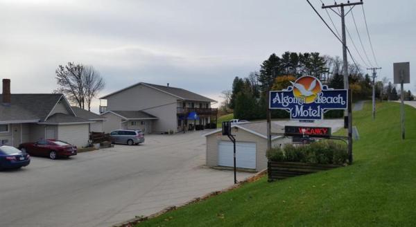 A la foto es mostra l'objecte Algoma Beach Motel situat a la ciutat de Algoma.
