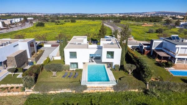 Villa Bea - Clever Details, Luxury, Golf Views, Sleeps 10 - Faro