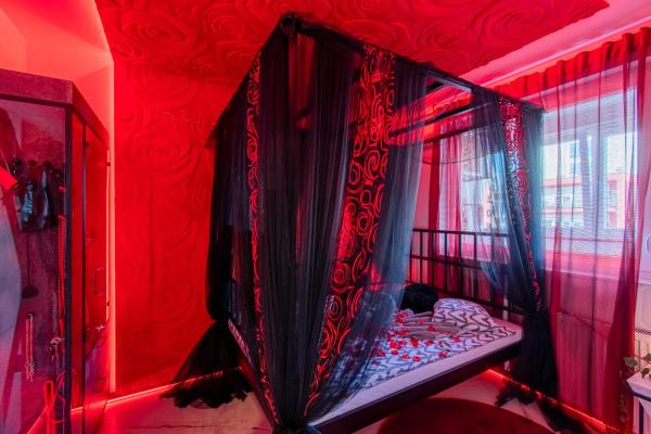 Foto 3: Jacuzzi - Love - BDSM - Extra Luxury - EV chargger - Valentine's Day - Red Room - Flexible SelfCheckIns 28