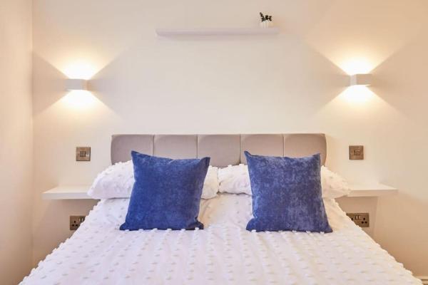 Фотография 7: Apt 1 - Queens Court