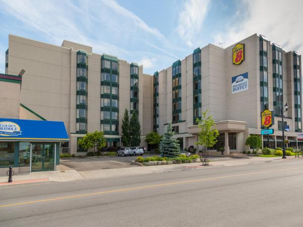 Foto 2: Ramada By Wyndham Niagara Falls near the Falls